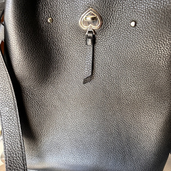 Elegant Kate Spade Black Leather Shoulder Bag with Gold Accent - Picture 8 of 16